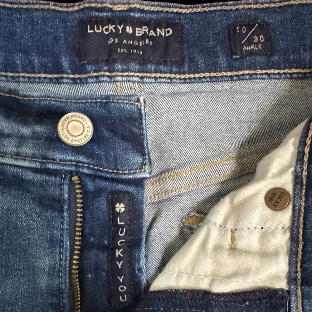 Lucky Jeans - Picture 6 of 11